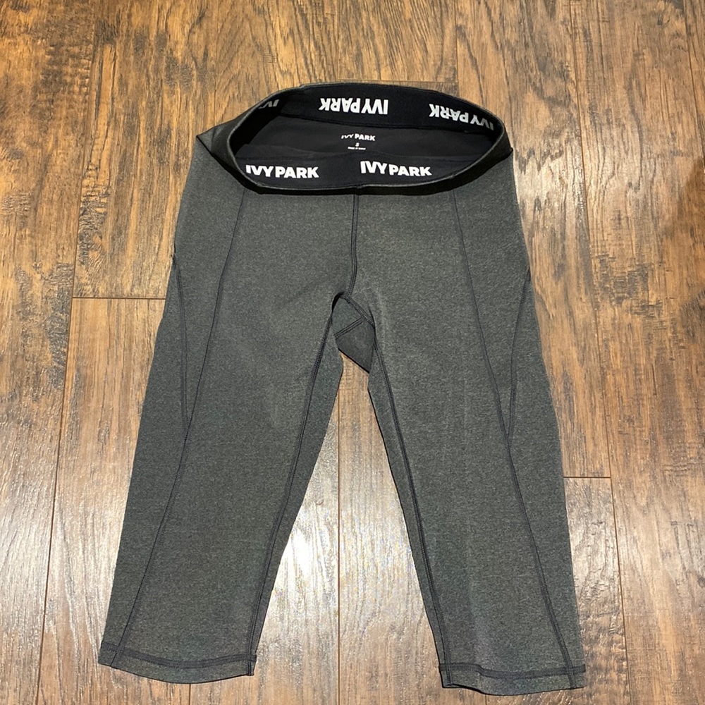 NWOT Ivy Park cropped leggings - Sz S
